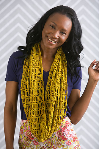 Breezy Mesh Cowl crochet pattern by Angelia Robinson