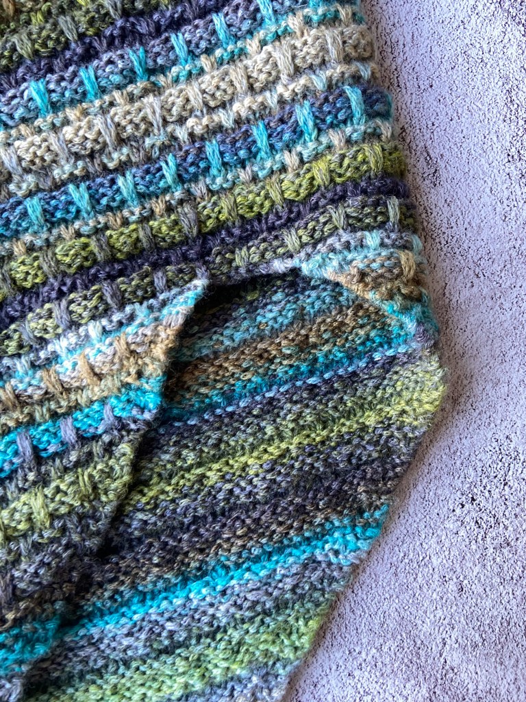 Close up of the tyanna cowl in Wizard